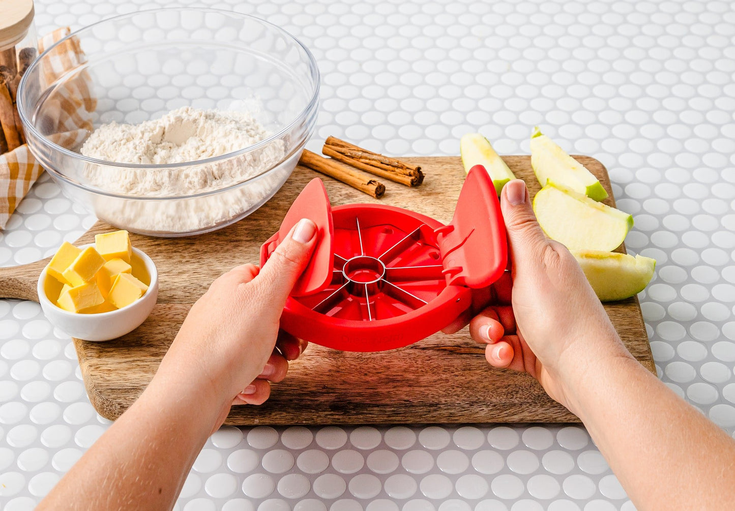 Flapple - Fold flat apple slicer