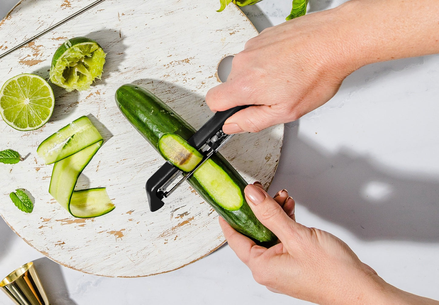 Sharple - always sharp safty peeler