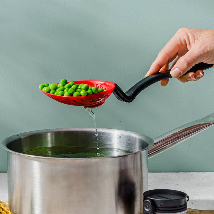 Lestrain- red - dripless sit up strainer -
