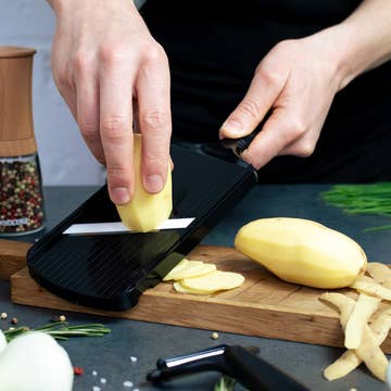 CERAMIC MANDOLINE ADJUSTABLE SLICER: Black