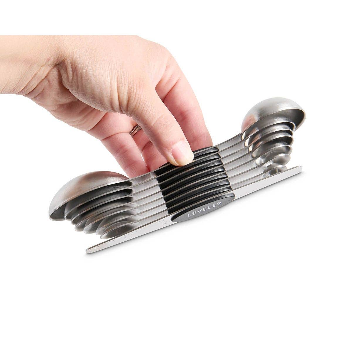 Mrs. Anderson's Magnetic Measuring Spoons With Leveler