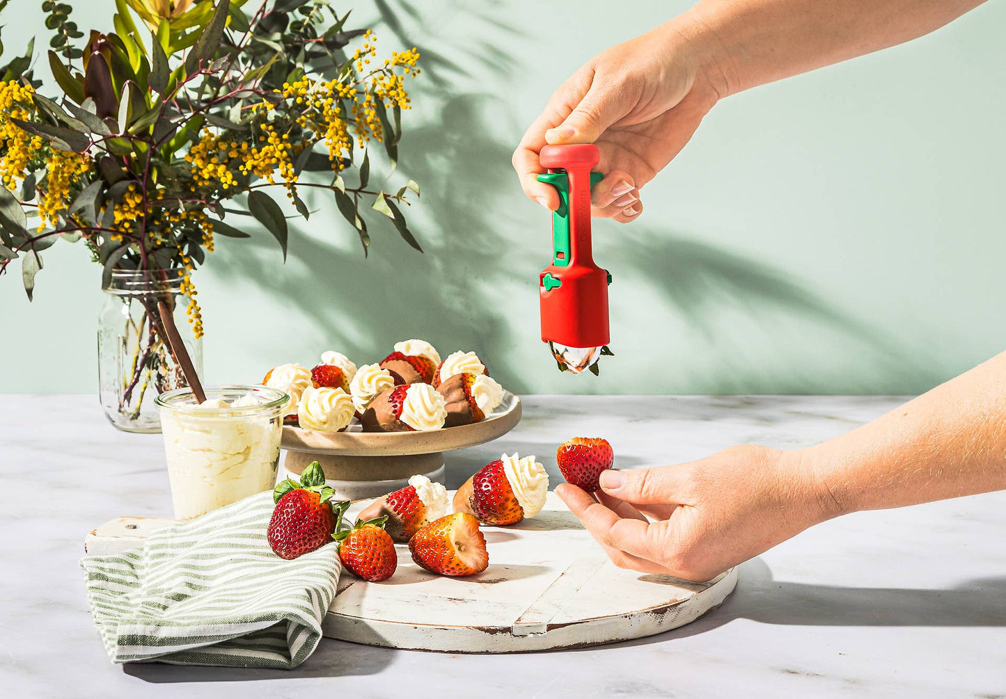Hullapit® - 3-in-1 Strawberry Huller & Pitter