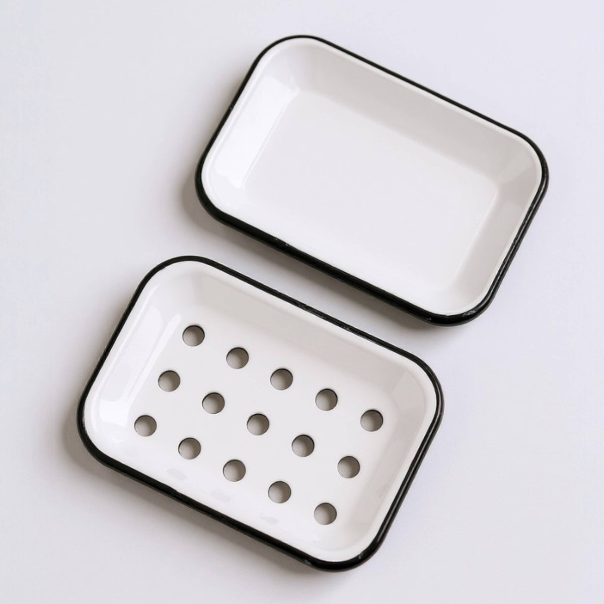 Enamel soap dish in white