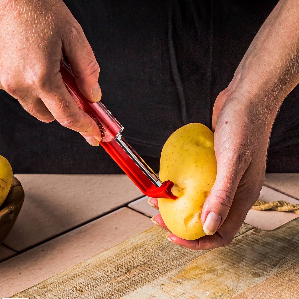 Sharple® - Self-sharpening Safety Peeler: Green