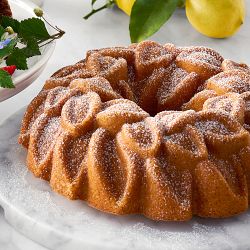 Laurel Wreath Bundt Pan
